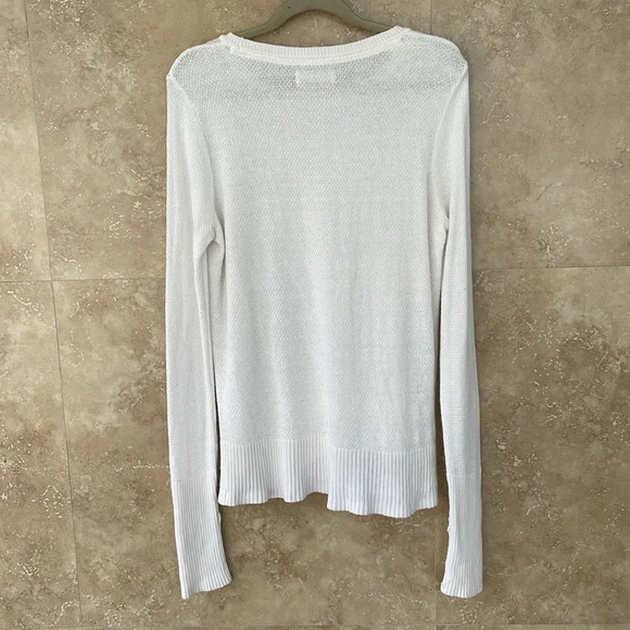 Abercrombie & Fitch White Textured Knit Sweater Women’s Medium Long Sleeve A&F - Picture 2 of 10